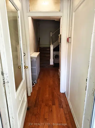 383 Lansdowne Avenue Main Floor, Toronto, On M6h 3y2