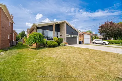 90 Peckham Avenue, Toronto, On M2r 2v5
