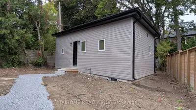 15 Merredin Place Garden Suite, Toronto, On M3b 1s7