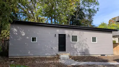 15 Merredin Place Garden Suite, Toronto, On M3b 1s7