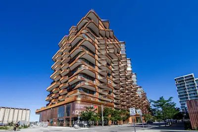 155 Merchants' Wharf 512, Toronto, On M5a 0y4