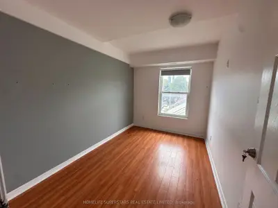 38 Kensington Place 206, Toronto, On M5t 2j9