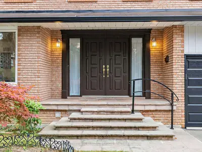 9 Tigerlily Court, Toronto, On M2m 4e3