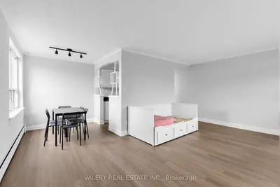 12 Westgate Boulevard 5, Toronto, On M3h 1n6