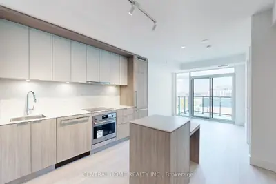 6 Greenbriar Road 917, Toronto, On M2k 1b5