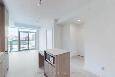 6 Greenbriar Road 917, Toronto, On M2k 1b5