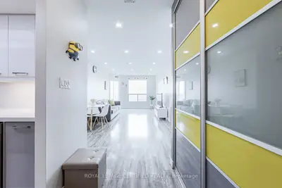 5 Concorde Place 1911, Toronto, On M3c 3m8