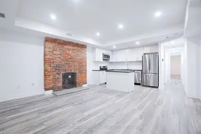 215 Jarvis Street 1, Toronto, On M5j 2c1