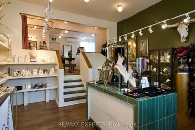 903 Dundas Street W, Toronto, On M6j 1v9