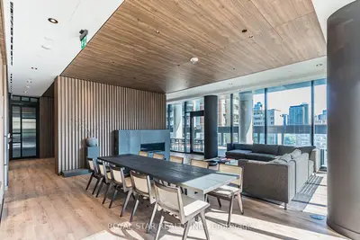 55 S Charles Street E 1304, Toronto, On M4y 0j1