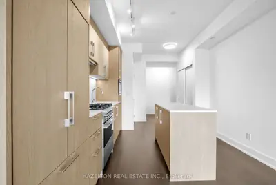 8 Manor Road W 711, Toronto, On M4s 0e6
