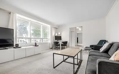 11 Greenbriar Road Main, Toronto, On M2k 1h4
