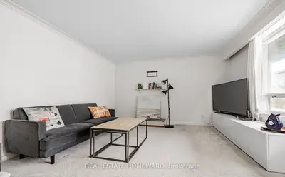 11 Greenbriar Road Main, Toronto, On M2k 1h4