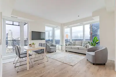 28 Freeland St. Street 3907, Toronto, On M5e 0e3