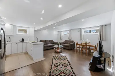 200 Goulding Avenue N Lower, Toronto, On M2r 2p4