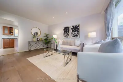 172 Hollyberry Trail, Toronto, On M2h 2p4