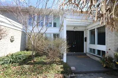18 Silvergrove Road, Toronto, On M2l 2n6