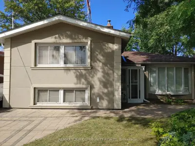 56 Willesden Road, Toronto, On M2h 1v7