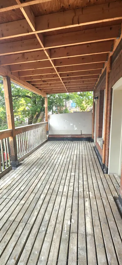 1030 St Clair Avenue 1b - 2nd Floor, Toronto, On M6e 1a4