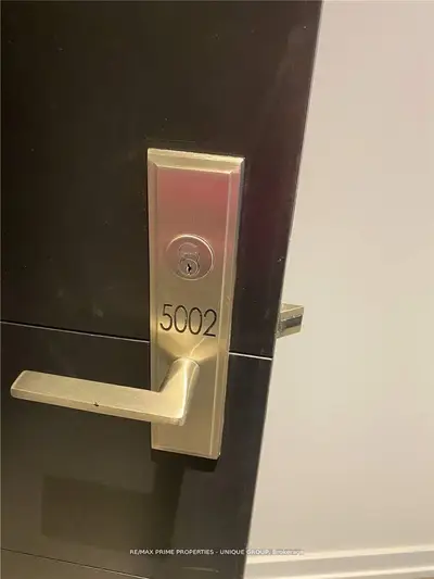 488 University Avenue 5002, Toronto, On M5g 0c1