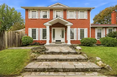 18 Dolan Gate, Toronto, On M2j 2n1