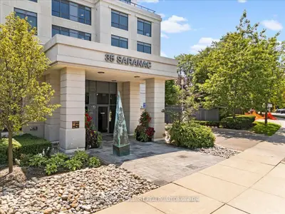 35 Saranac Boulevard 409, Toronto, On M6a 2g4