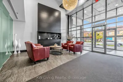 120 Dallimore Circle 819, Toronto, On M3c 4j1