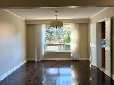 9 Denlow Boulevard, Toronto, On M3b 1p3