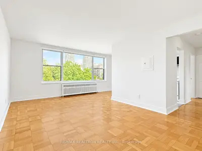 1545 Bathurst Street 508, Toronto, On M5p 3h6