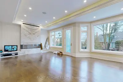 10 Jocelyn Crescent, Toronto, On M3b 1a2