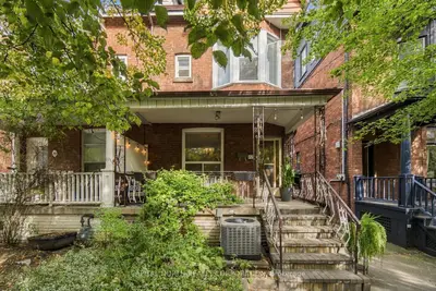 17 Delaware Avenue, Toronto, On M6h 2s8