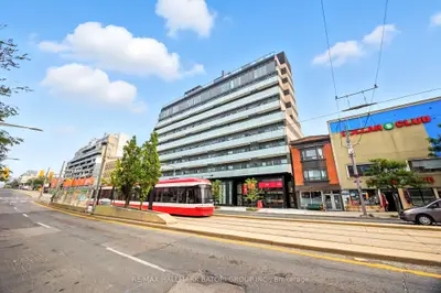 863 St. Clair Avenue W 801, Toronto, On M6c 0b2