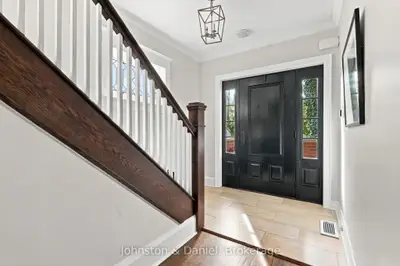 72 Gormley Avenue, Toronto, On M4v 1z1