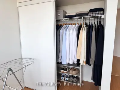 35 Bales Avenue 1711, Toronto, On M2n 4s9