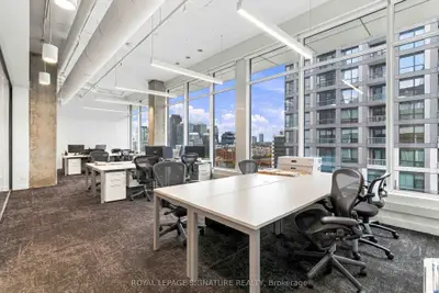 130 Queens Quay E 1005, Toronto, On M5a 3y5