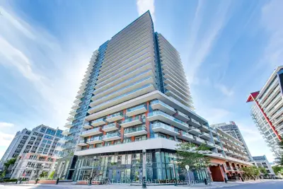 38 Iannuzzi Street 113, Toronto, On M5v 0s2