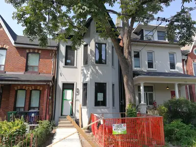 246 Lippincott Street Lowunit, Toronto, On M5s 2p5