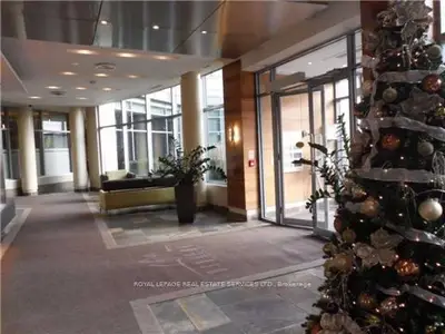230 Queens Quay 527, Toronto, On M5j 2y7