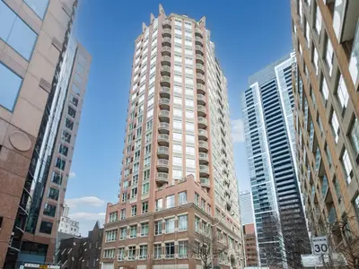 100 Hayden Street 812, Toronto, On M4y 3c7