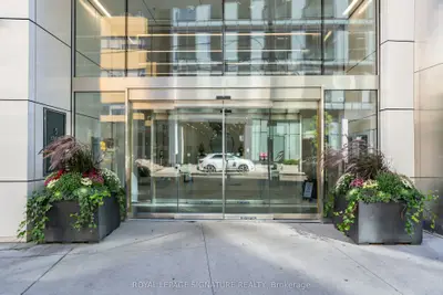 5 Soudan Avenue 1010, Toronto, On M4s 0b1