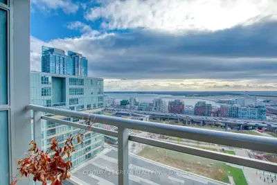 15 Iceboat Terrace 2308, Toronto, On M5v 4a5