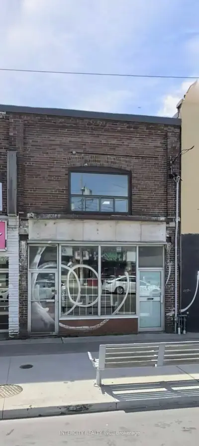1755 Eglinton Avenue W 2nd Floor, Toronto, On M6e 2h7