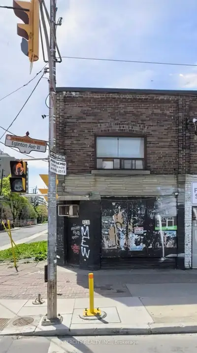 1747 Eglinton Avenue, Toronto, On M6e 2h7
