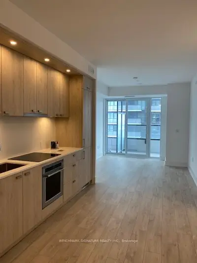10 Inn On The Park Drive 1806, Toronto, On M3c 0p9