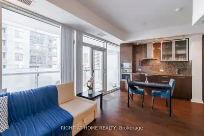 12 York Street 1906, Toronto, On M5j 0a9