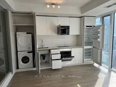 28 Widmer Street 3821, Toronto, On M5v 0w6