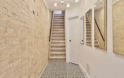 734 Shaw Street, Toronto, On M6g 3l7