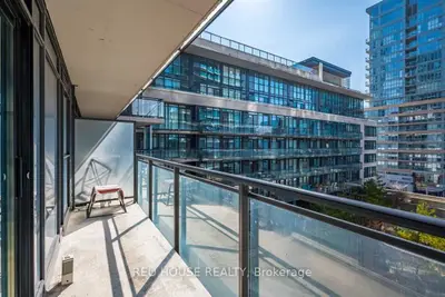 8 Telegram Mews 628, Toronto, On M5v 3z5