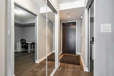 8 Telegram Mews 628, Toronto, On M5v 3z5