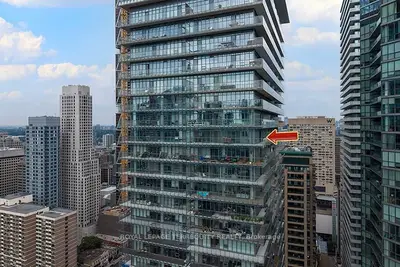33 Charles Street E 3902, Toronto, On M4y 0a2